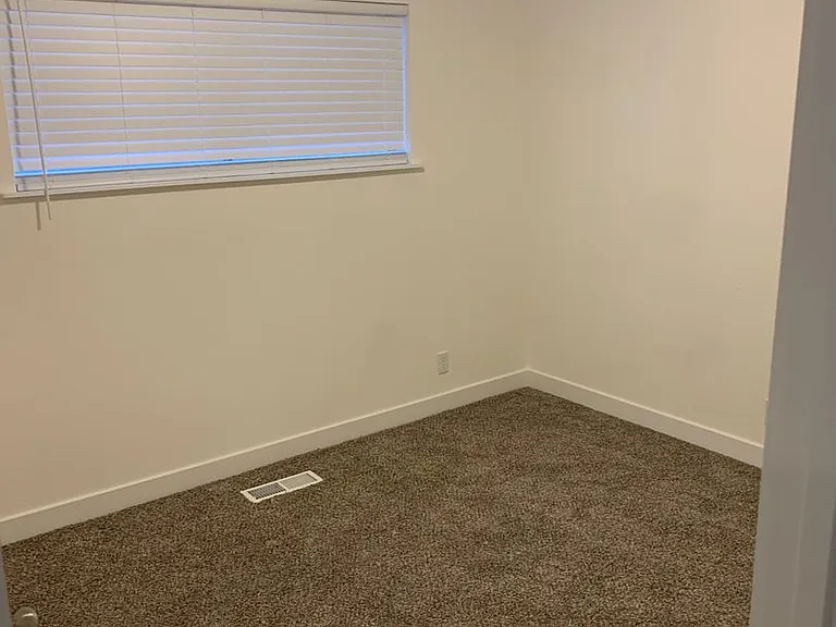 580 S 470 E #1 — Photo 16