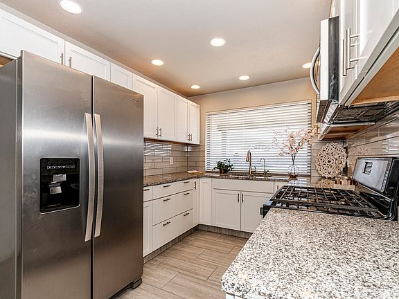 5th image of 2501 Eastmont Ct
