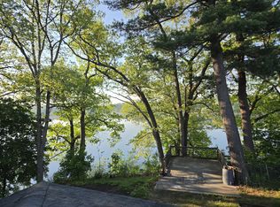 11 Pond St, Westford, MA 01886