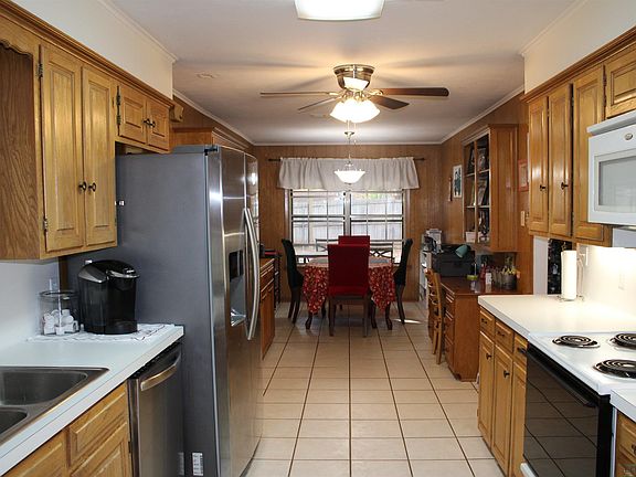 5th image of 2205 Kentucky Dr