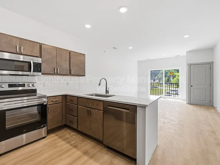Riverbend Flats Apartments — Photo 20