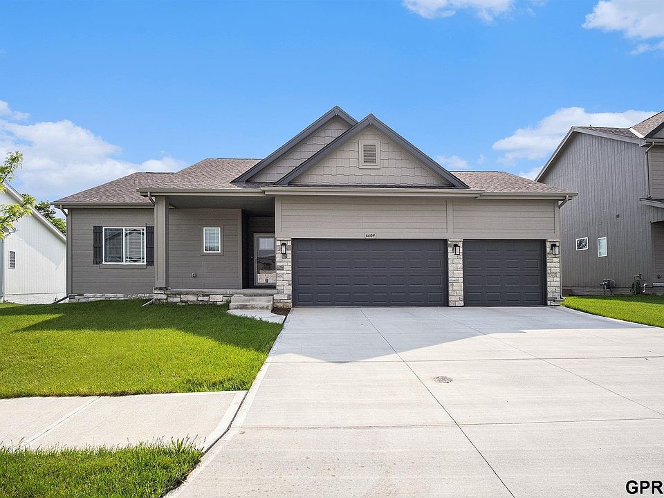 1st image of 6609 S 210th Ave
