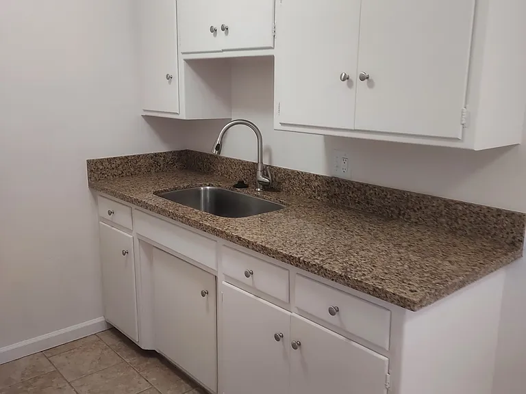 500 King Ave #7 — Photo 1