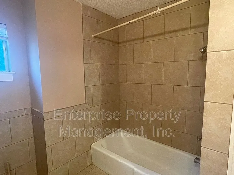 1982 Goldbrier Ln — Photo 12