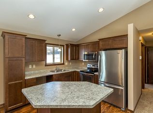 6784 Clarkia Dr NW, Rochester, MN 55901