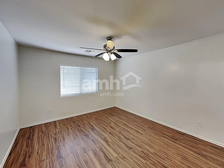 12438 W Windrose Dr — Photo 8