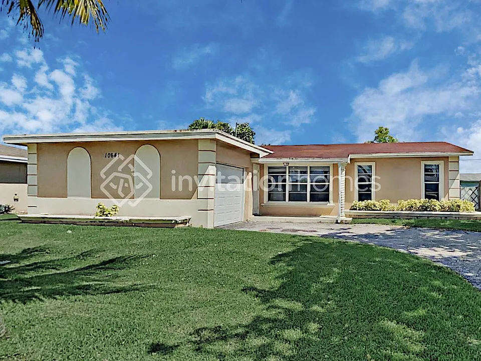 10641 NW 27th Ct