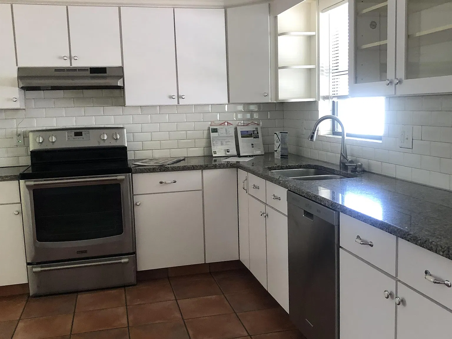 2046 Sea Avenue - 1 — Photo 4