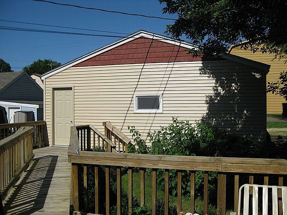 Walkway from house to garage, wheelchair accessible