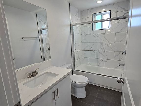 4th image of 1805 Workman St #C33655e18