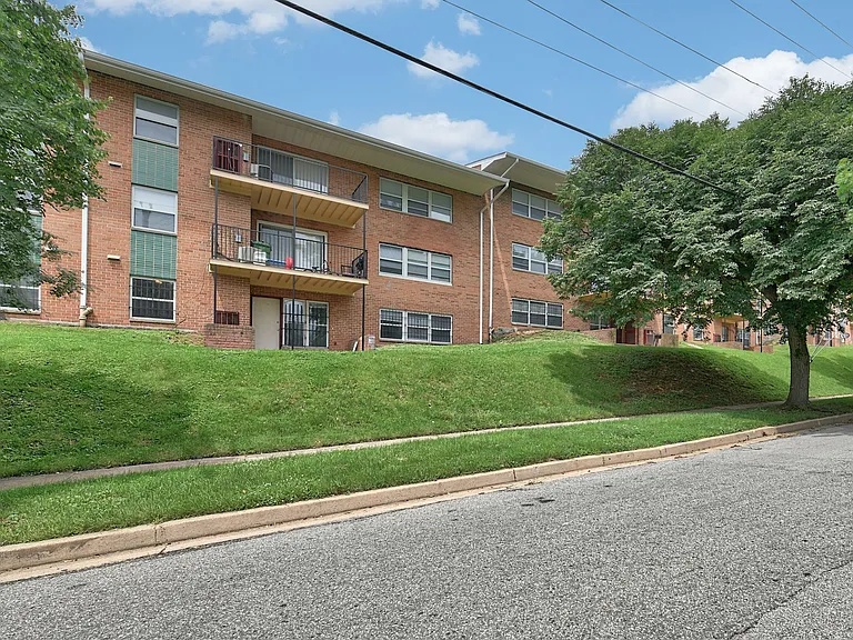 Woodington West Apartments — Photo 9