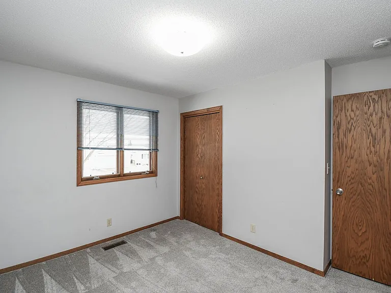 2213 S Wellington Ave — Photo 27