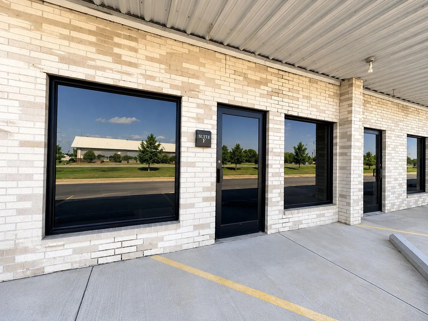 2 bed, 1.0 bath, $1,600 — Photo 4