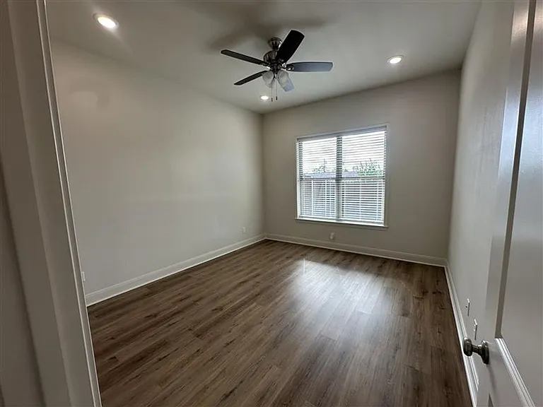 8406 Cambridge Rd — Photo 20