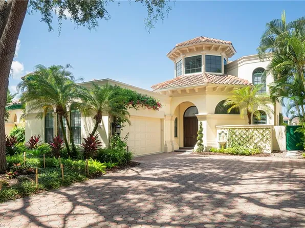 7935 Vizcaya WAY, NAPLES, FL 34108