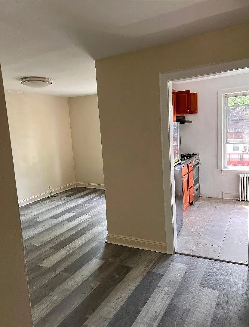 1 bed, 450 sqft, $2,100 — Photo 3