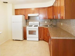 25-18 35th St #3N, Astoria, NY 11103