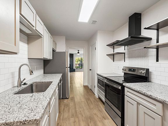 2nd image of 1117 S Rusk St #1117
