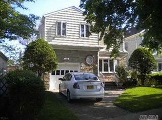102 Seward Ave, Mineola, NY 11501