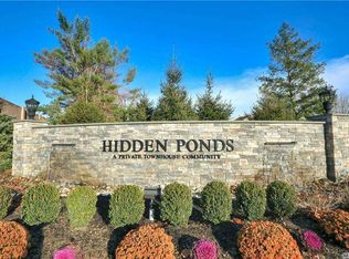 89 Hidden Ponds Cir, Smithtown, NY 11787