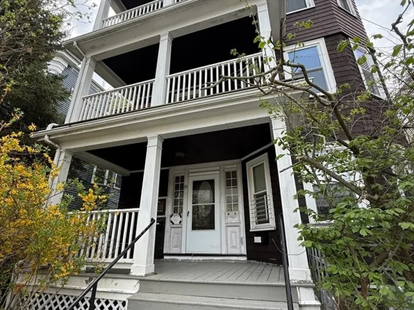 29 Lewis St #1, Somerville, MA 02143