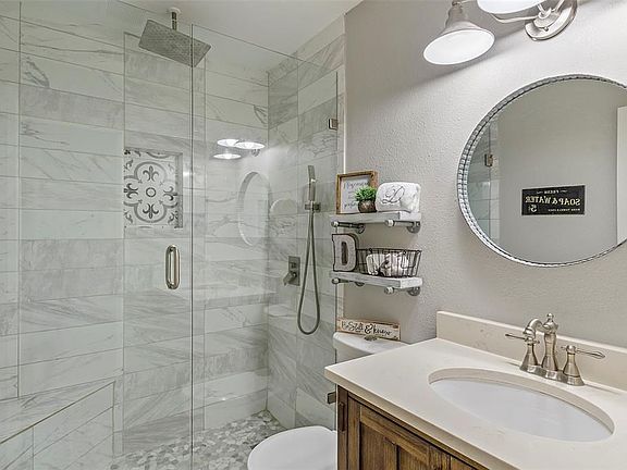 5th image of 202 Channelview Dr