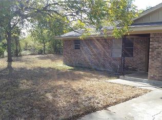 801 W Hayes St, Savoy, TX 75479