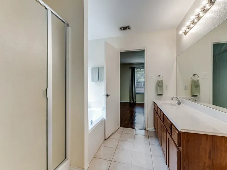 2056 Riverbirch Ln — Photo 10