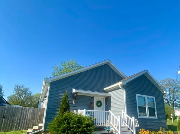 105 S Washington St, Pine Village, IN 47975