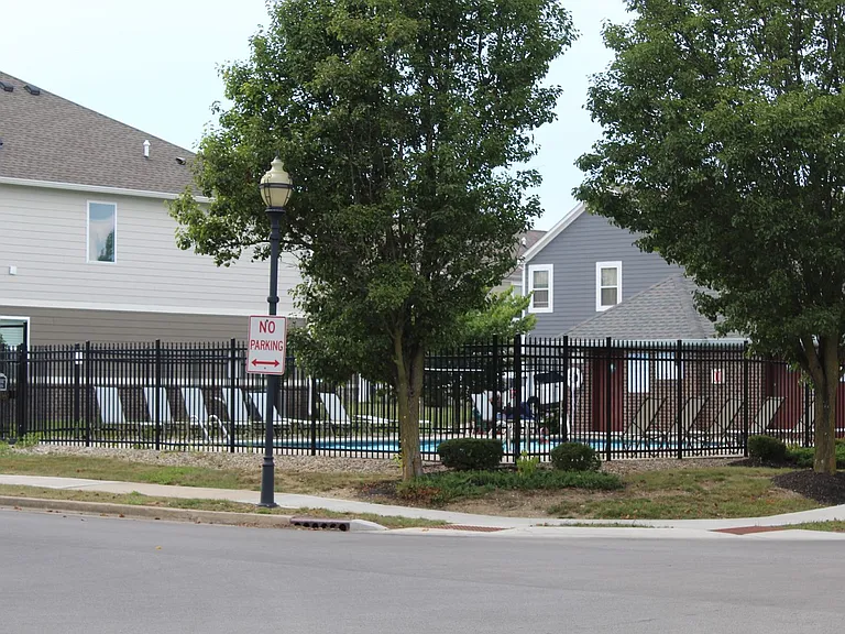 7265 Governors Row — Photo 4