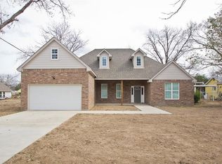 411 Mirike Dr, White Settlement, TX 76108