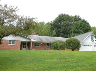 581 Sherwood Dr, Marion, VA 24354