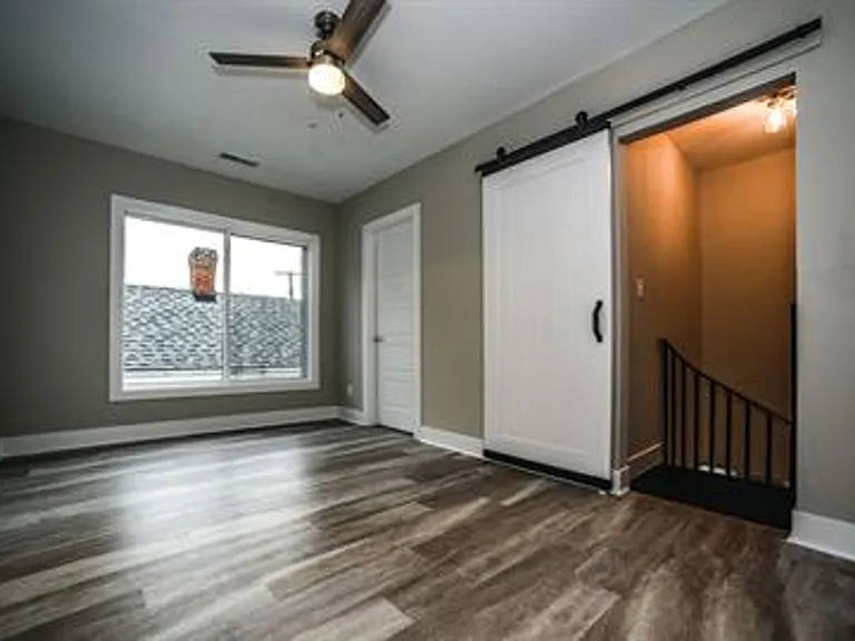 625 Barret Ave — Photo 3