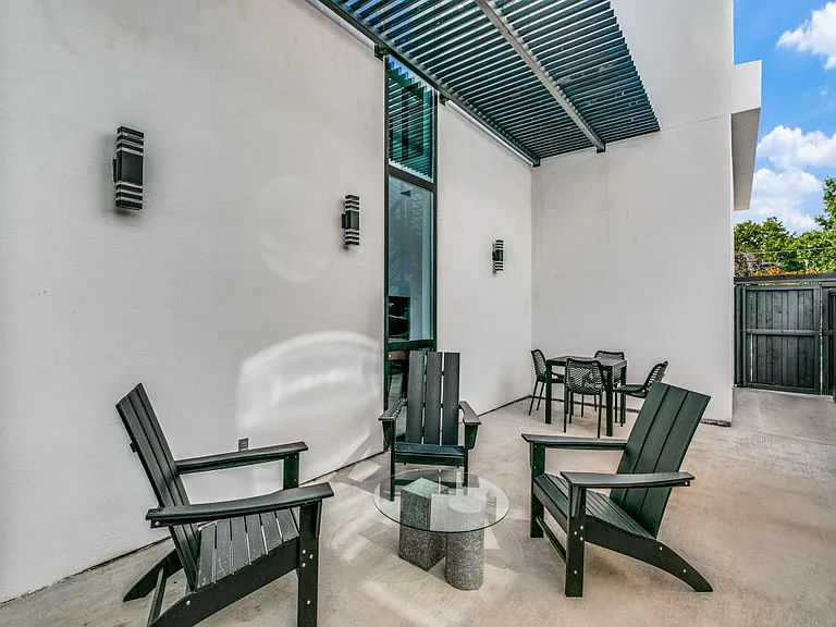 4434 Bonham St — Photo 39