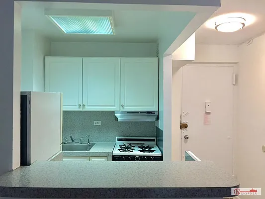 Rented by Cayenne Realty Group | media 15