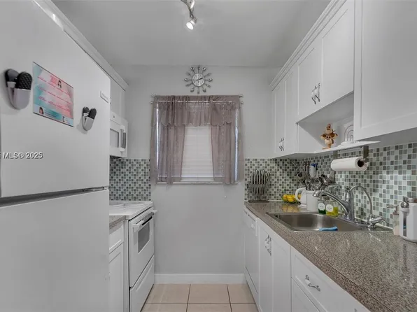 3265 Griffin Rd APT 106, Fort Lauderdale, FL 33312