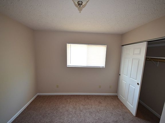 5th image of 2590 Lincoln Ave