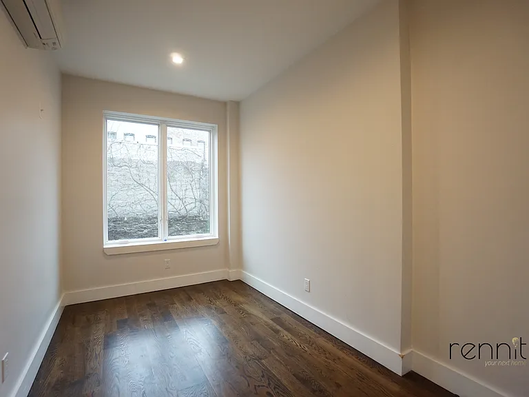 1031 Montgomery St #2F — Photo 14