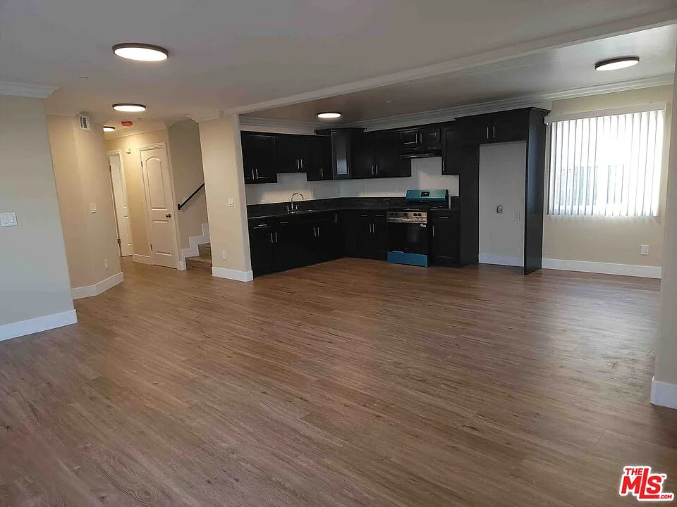5 bed, 3.0 bath, 1850 sqft, $4,750 — Photo 1