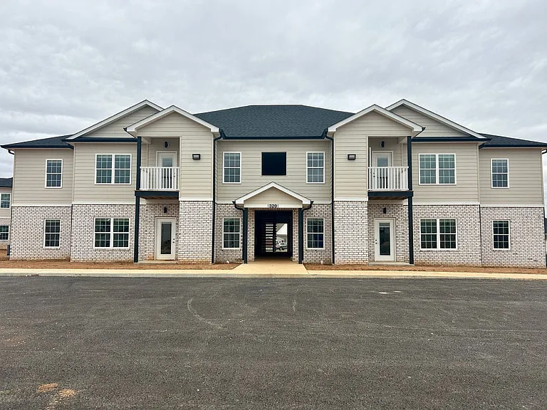 320 Hillview Mills Blvd — Photo 1