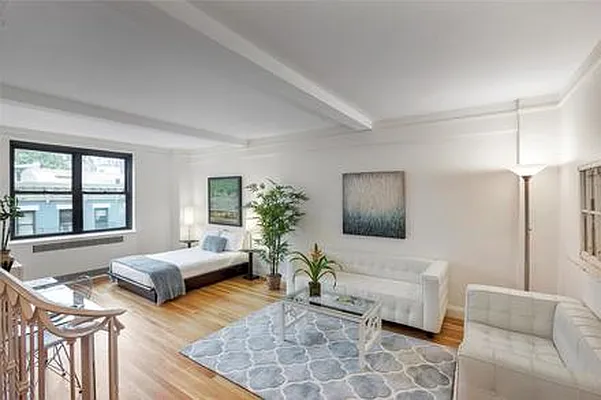 Rented by Bank Neary | media 2