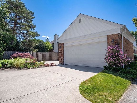 3rd image of 2268 Montague Ct