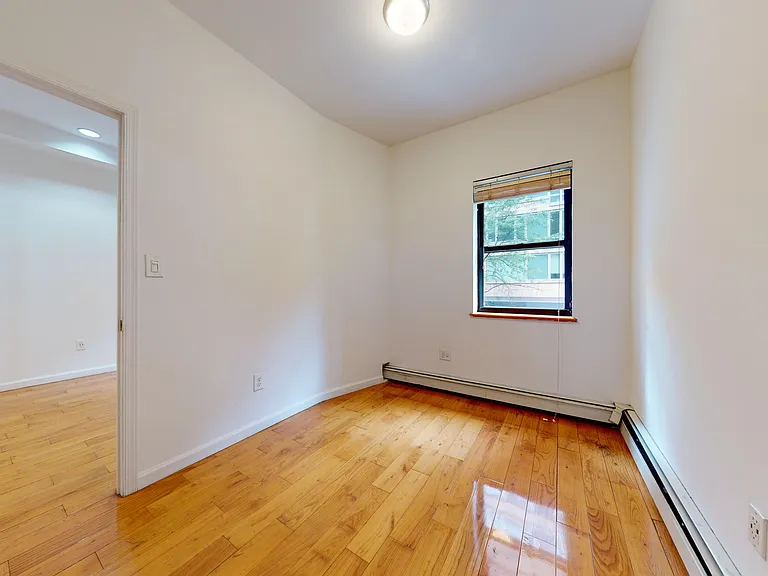 249 E 53rd St #1C — Photo 7