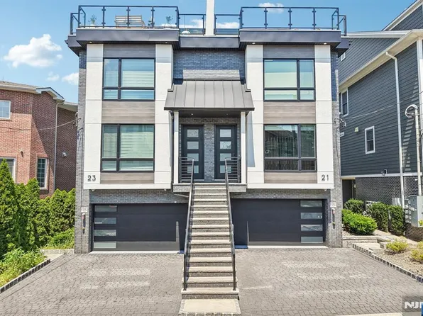21 Cumbermeade Rd #4, Fort Lee, NJ 07024