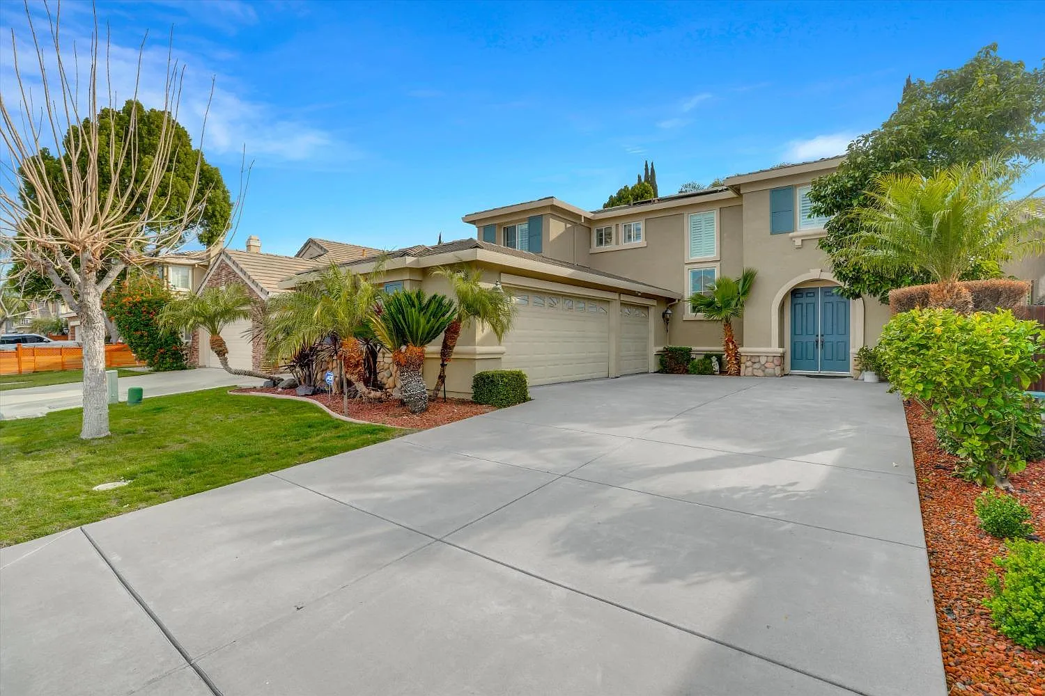 492 Banff Ct photo 1