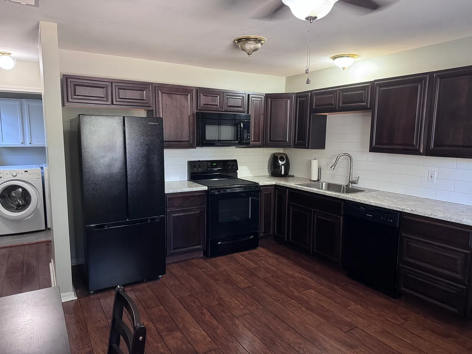 3 bed, 1350 sqft, $1,400 — Photo 3