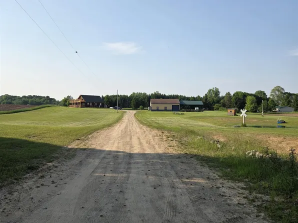 2056 W Ridge Rd, Gladwin, MI 48624