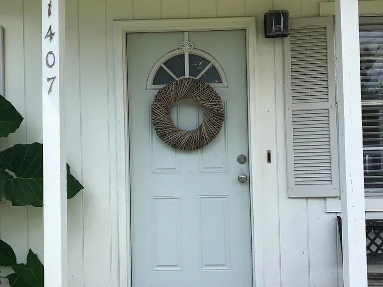 1407 N 48th Ave — Photo 15