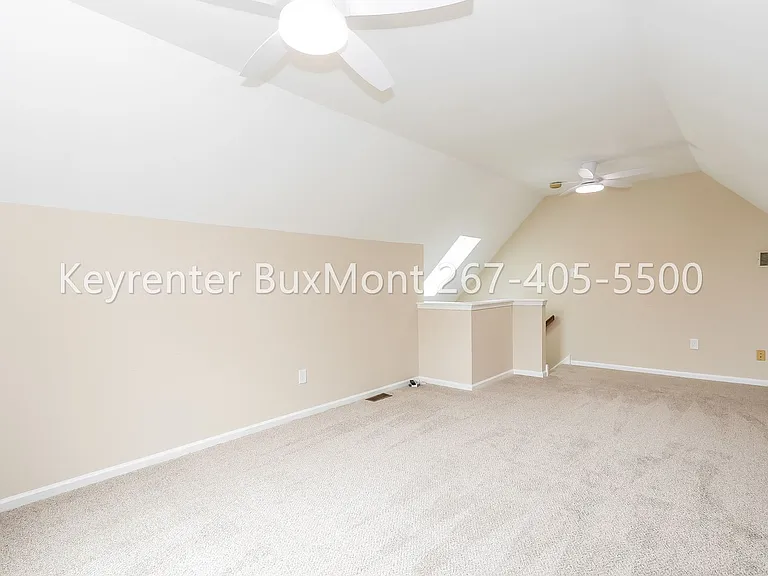 100 Victoria Dr — Photo 10