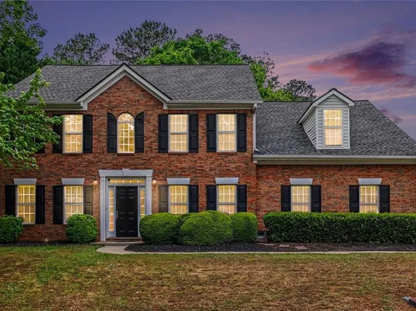 2523 Oak Bluff Dr, Dacula, GA 30019